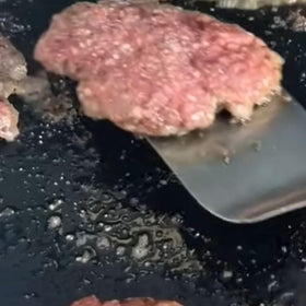 La Cuisine extra-thick steel spatula for heavy use in busy kitchens