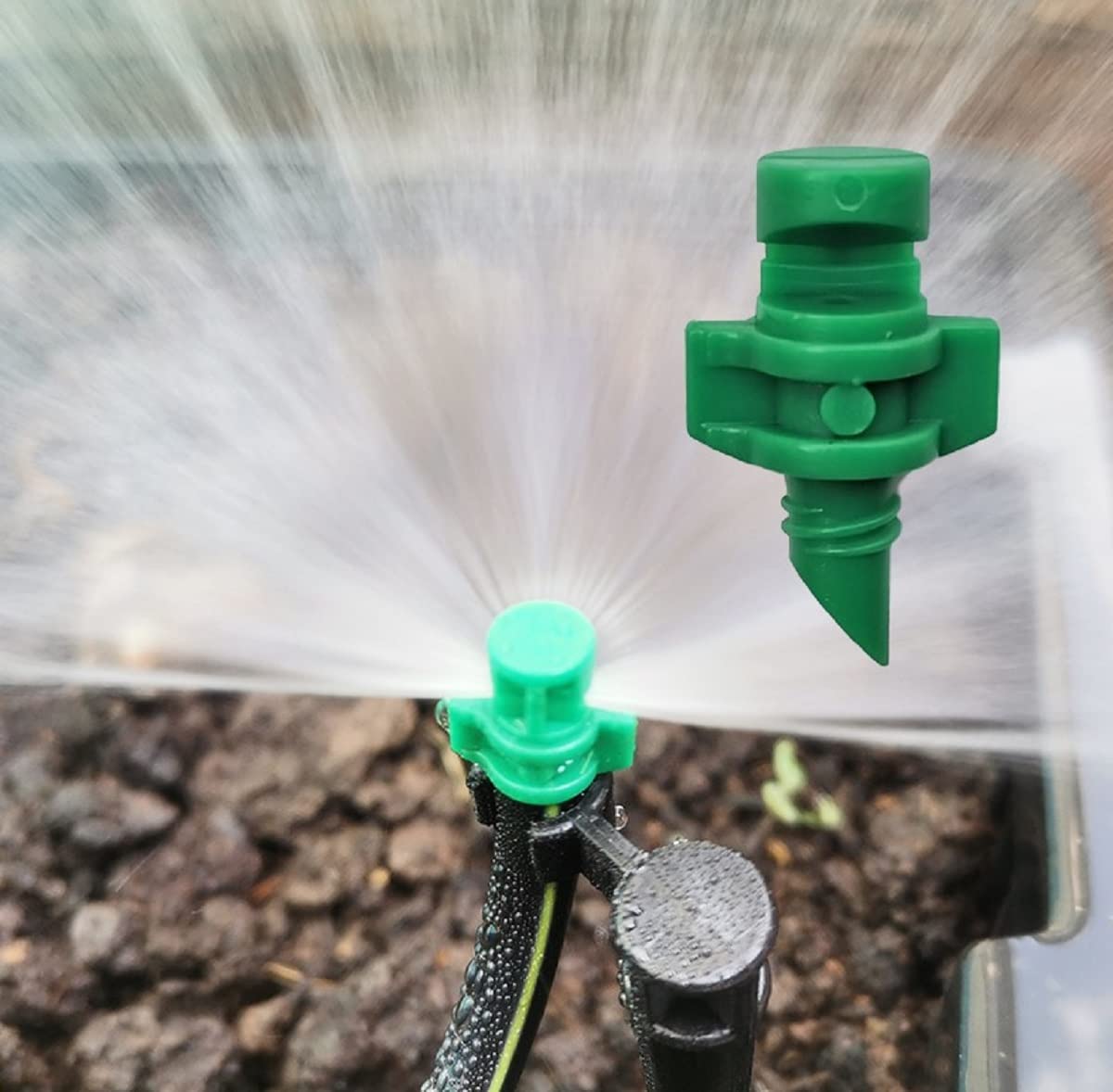 La Farah 360-degree sprayer nozzle for full-circle lawn watering