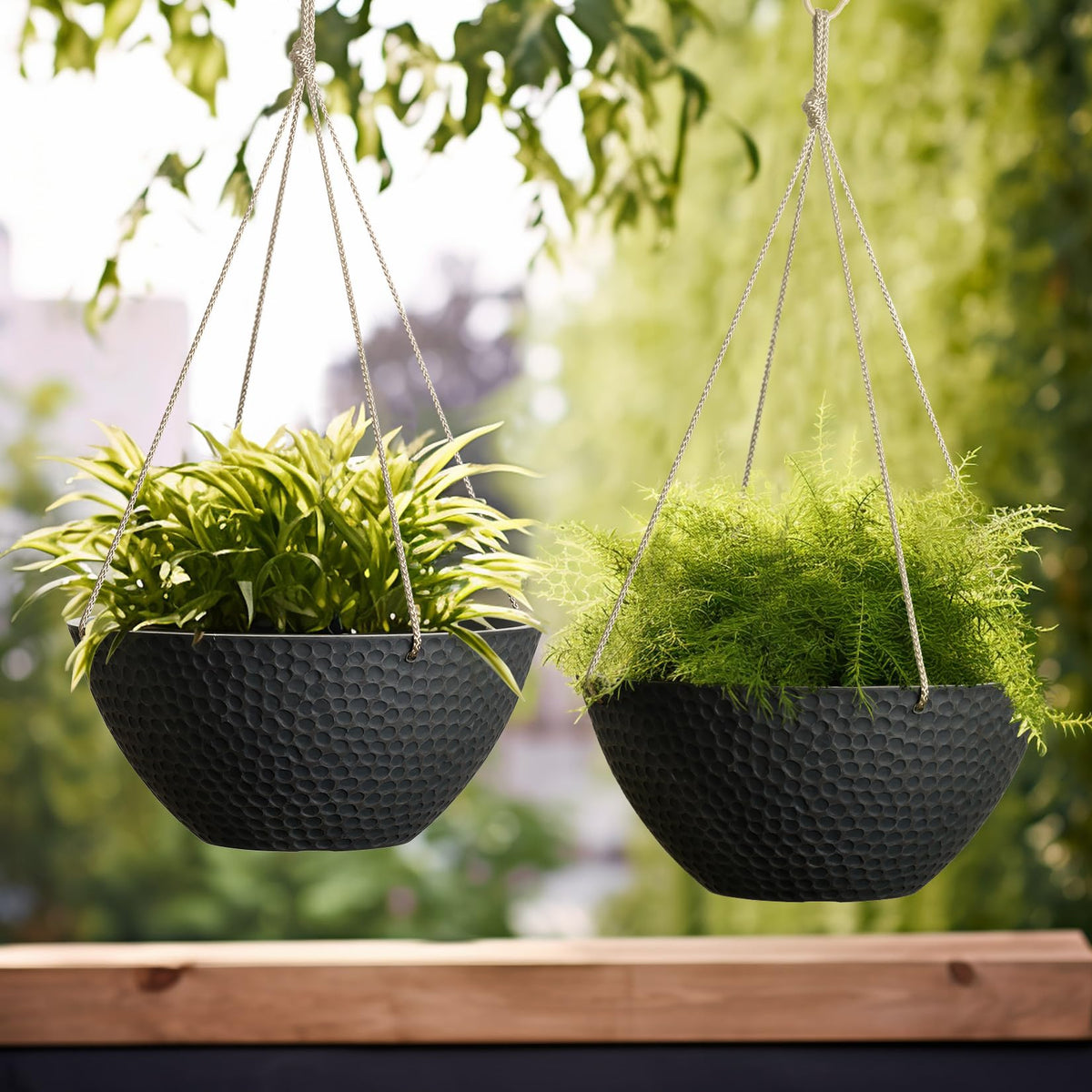 LA JOLIE MUSE drainage-hole planter prevents over-watering