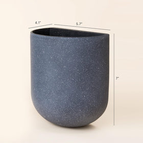 LA JOLIE MUSE set-of-two-planters maximizes space and supports varied plant styles.