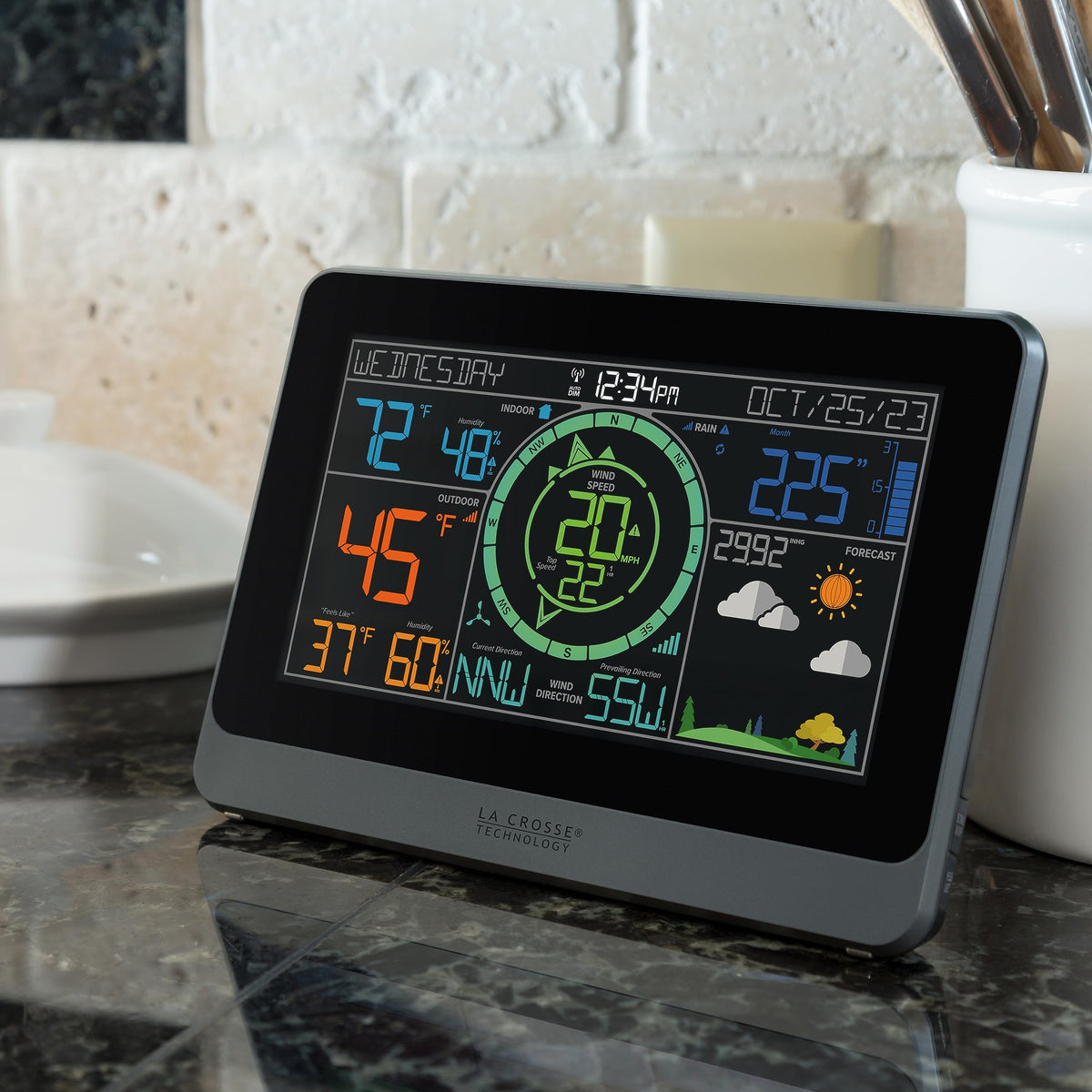 La Crosse 328-1415 wireless range supports flexible sensor placement