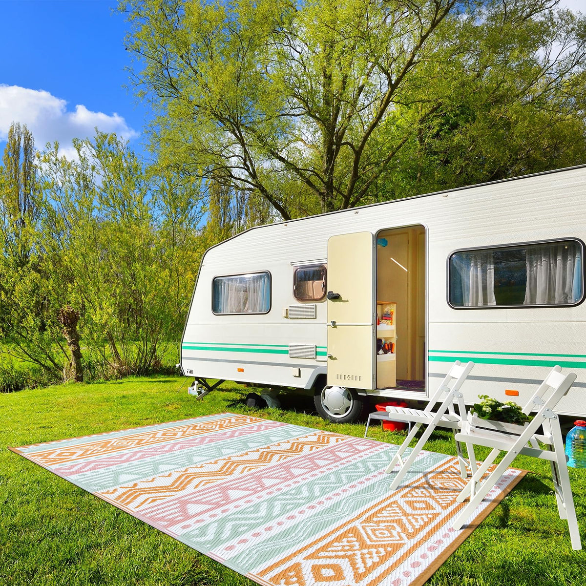 Lahome lightweight foldable rug, easy to transport for outdoor adventures.