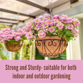 LáLáGreen patio setup with hanging baskets for deck or balcony