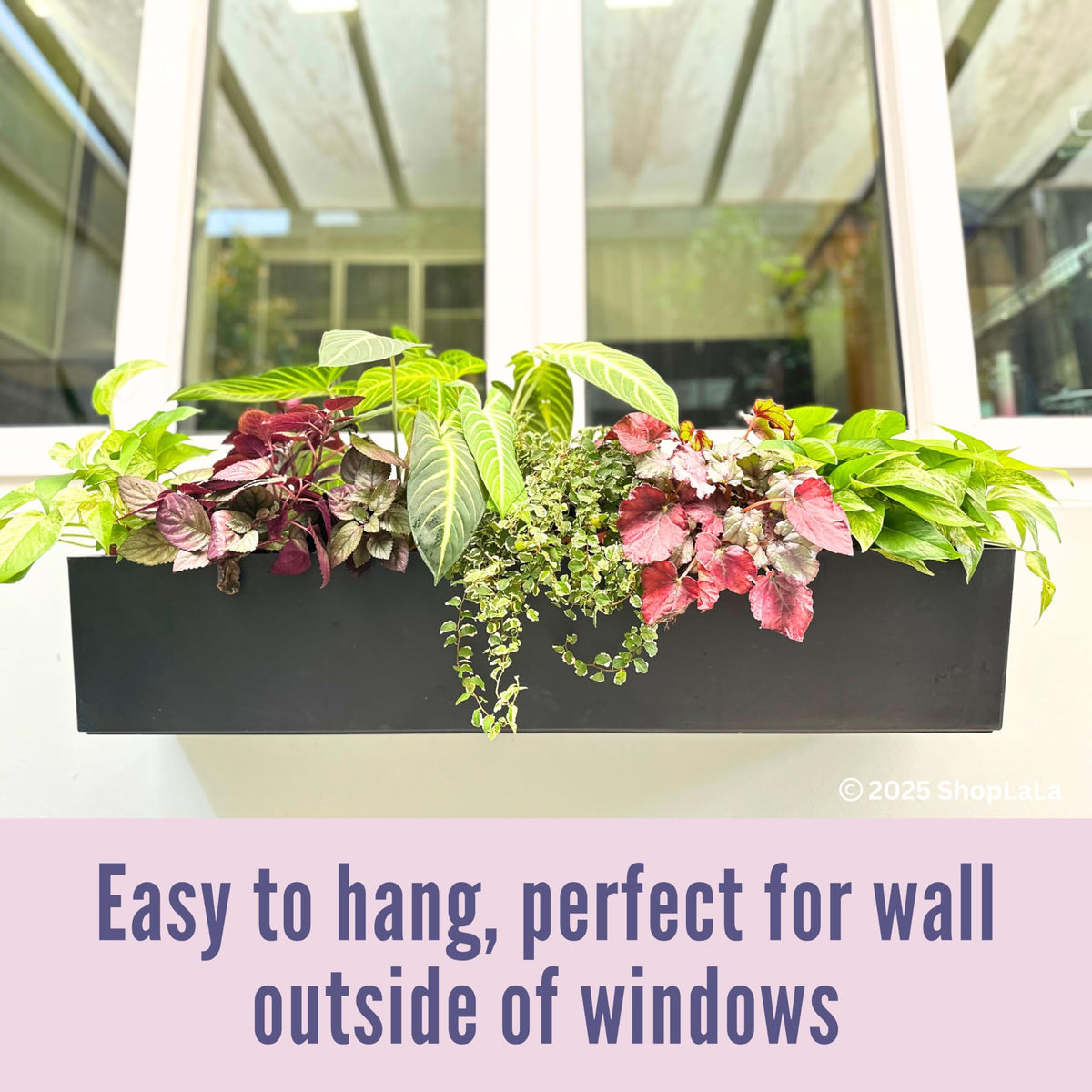 LáLáGreen strawberry herb garden idea in a 40-inch planter