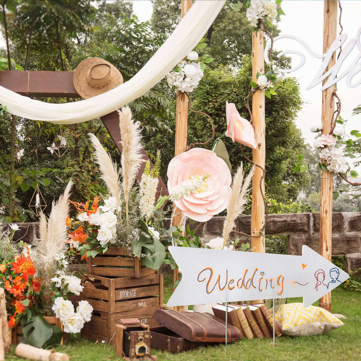 LARREEDE reusable yard signs simplify party setup and reuse.
