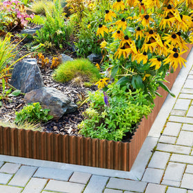 LAVEVE hemmed edges ensure safe, snag-free handling during installation.