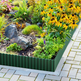 LAVEVE garden border edging closeup shows sturdy corrugation for lasting outdoor use.