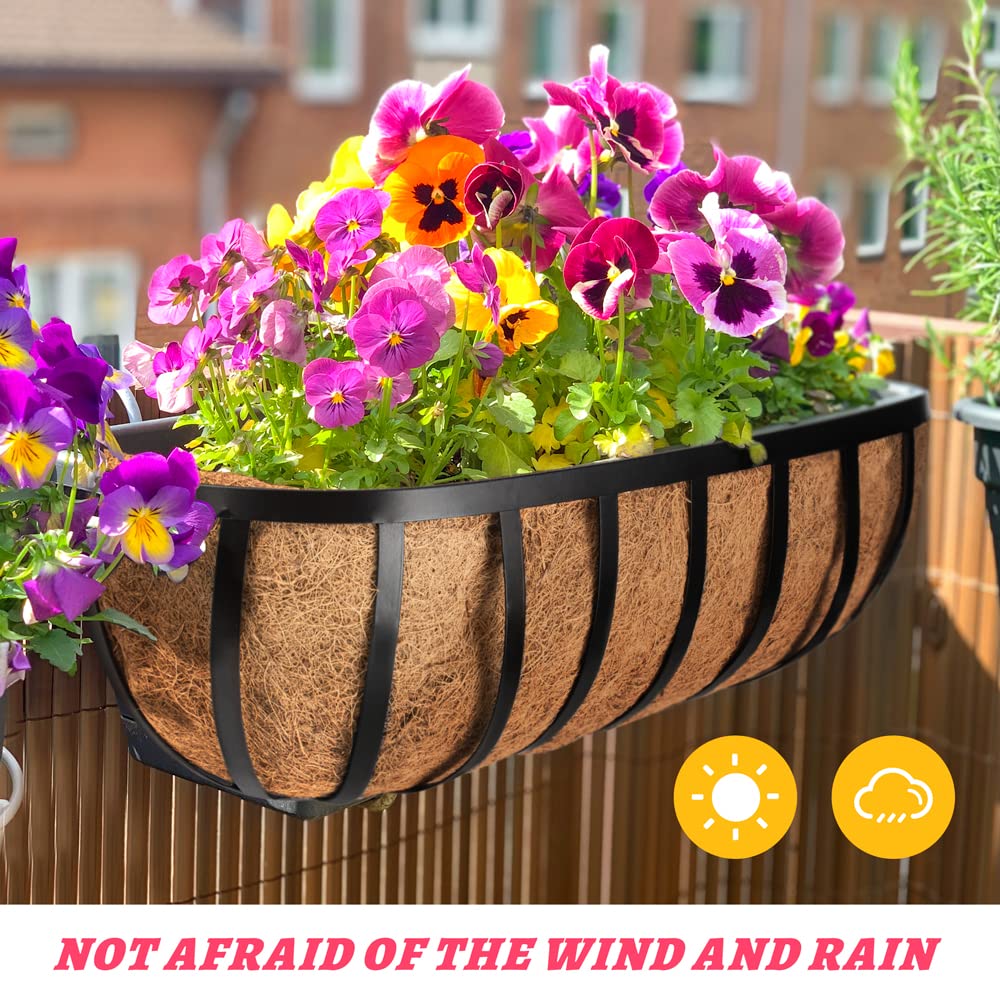 LAVEVE natural liner adds rustic charm to balcony decor.