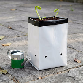 Lawei thick-plastic construction demonstrates durability and reuse potential