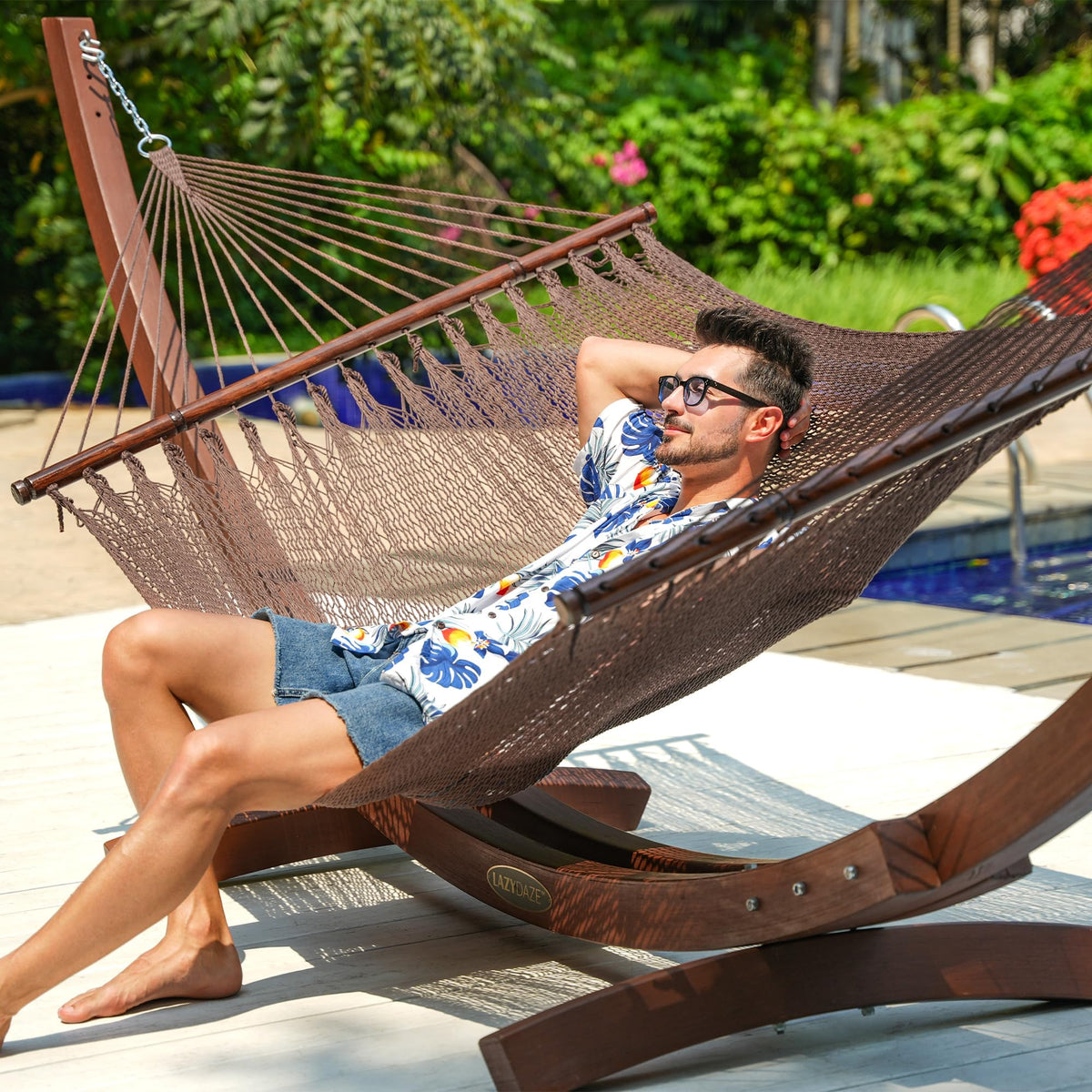 Lazy Daze with 51-inch hardwood spreader bars showcases FSC-certified wood