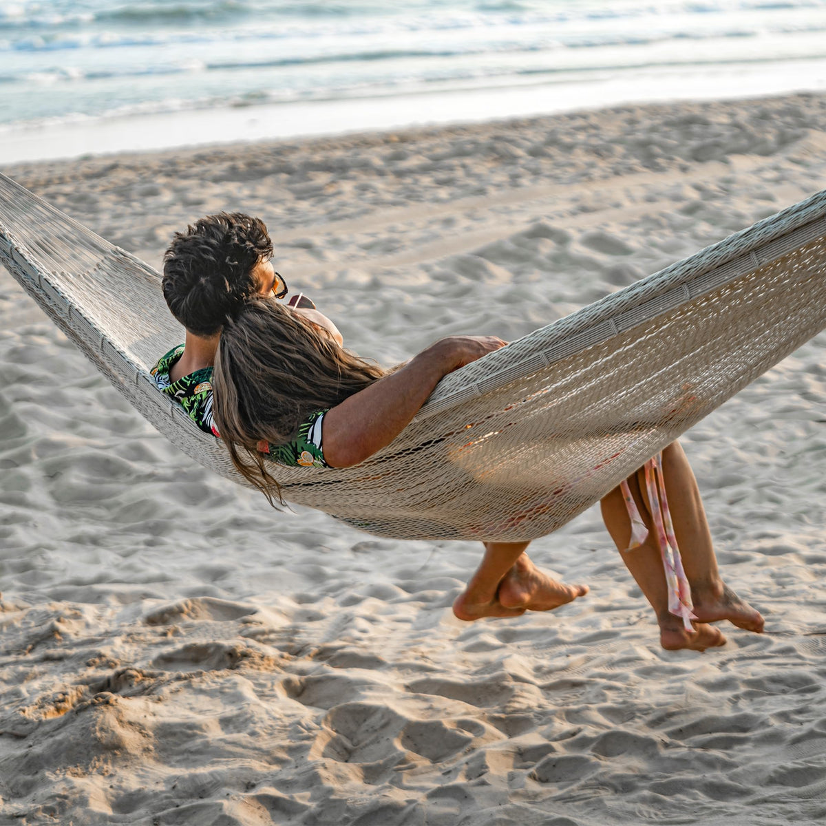 Lazy Daze Hammocks 550 lbs capacity supports two adults securely
