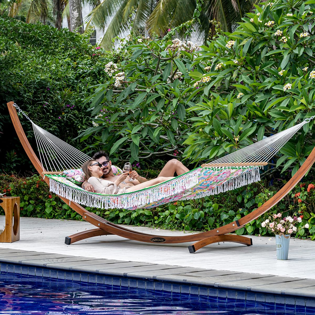 Lazy Daze Hammocks extra-large soft head pillow for all-day comfort.