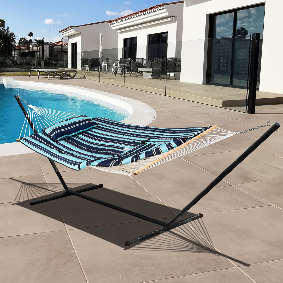 Lazy Daze weather-resistant material resists fading and UV exposure