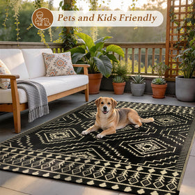 LBRO2M plastic straw rug with geometric pattern for outdoor styling