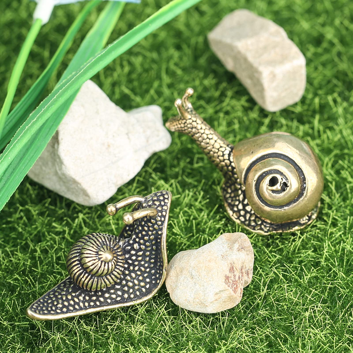 LCCCK snail gift brass figurine serves as a meaningful keepsake.