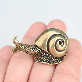 LCCCK snail statue antique finish decor accent for shelves.