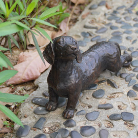 LCdecohome indoor-outdoor decor piece that withstands sun and rain.