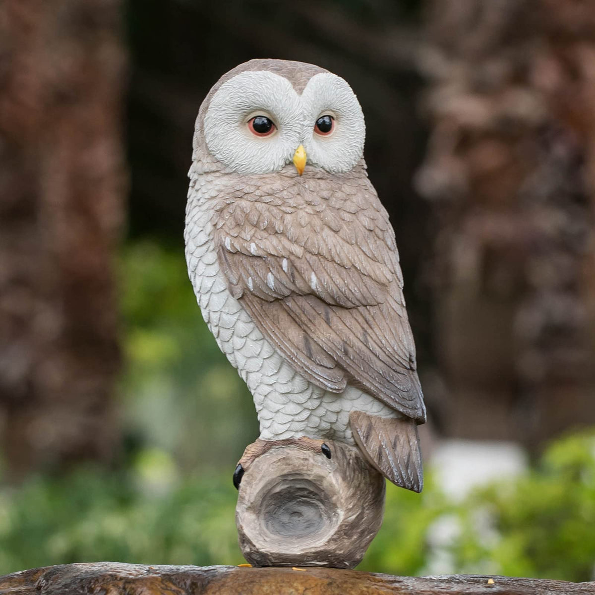 LCdecohome outdoor owl sculpture with realistic eyes for a lifelike garden presence