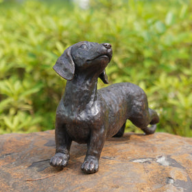 LCdecohome Wiener dog garden statue close-up shows realistic detailing and durable resin finish.