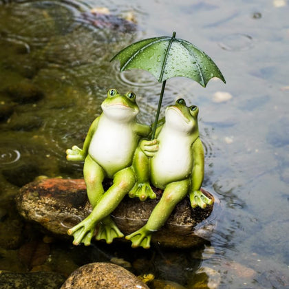 LC LCdecohome couple frogs garden statue under umbrella adds whimsical charm to outdoor spaces