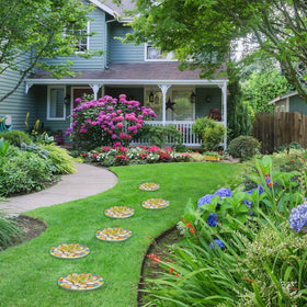 LC LCdecohome stepping stone elevates garden entrances with durable cement
