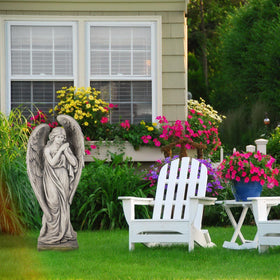 LCdecohome weather-resistant garden angel withstands outdoor conditions.