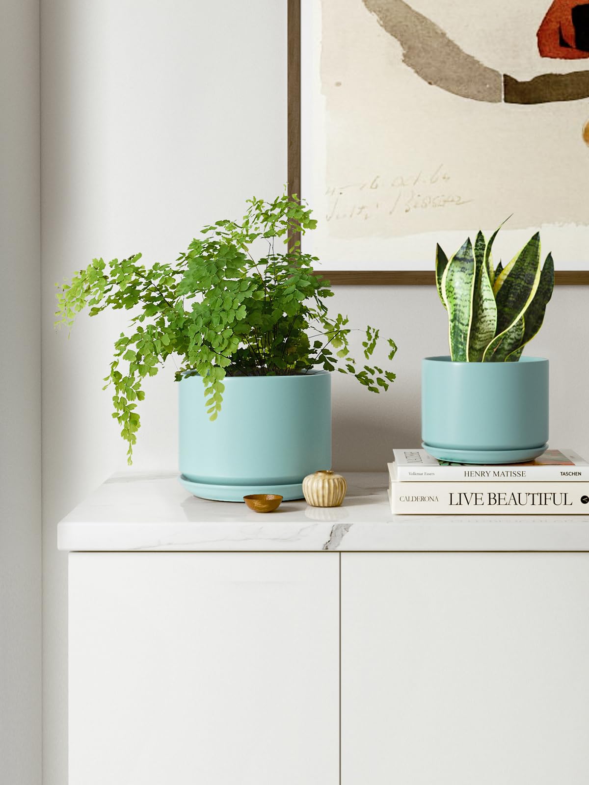 LE TAUCI 5.3-inch ceramic pot ideal for mid-size plants with secure drainage.