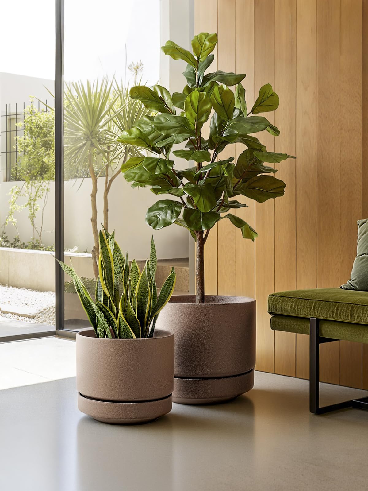 LE TAUCI gallery-grade finish enhances display in living rooms and offices.