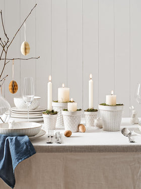 LE TAUCI herb and flower pot in white suitable for kitchen herbs.