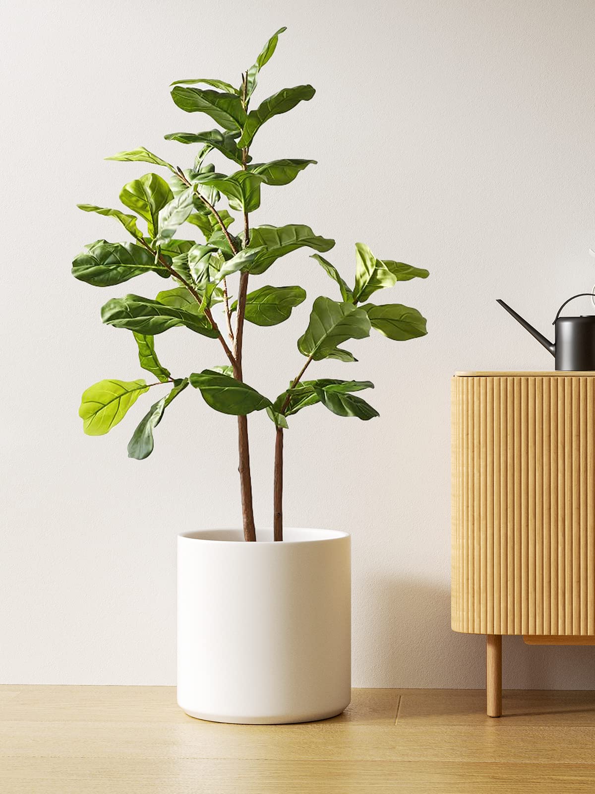 LE TAUCI matte glaze finish on a durable ceramic planter