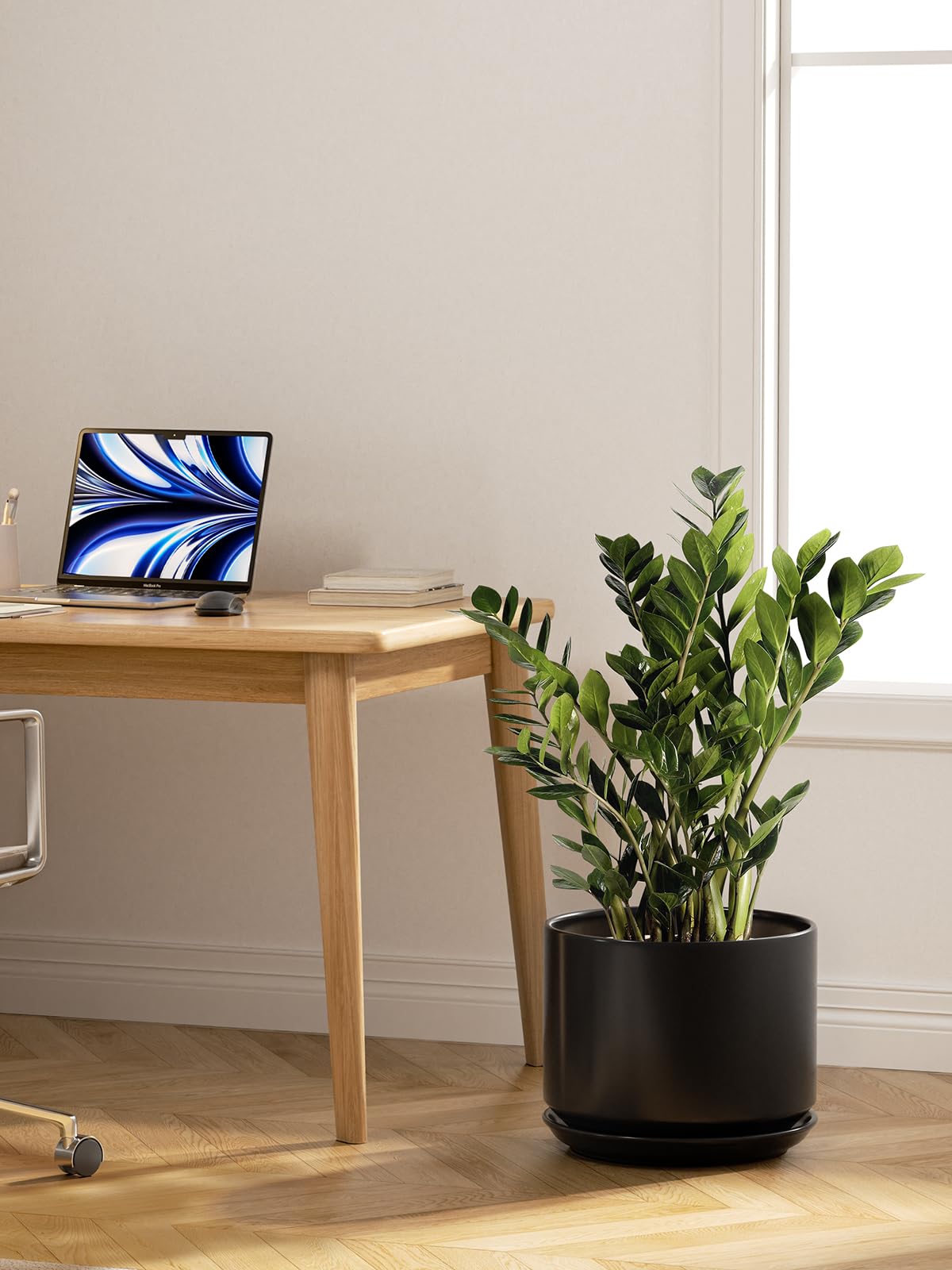 LE TAUCI smooth-finish planter adds elegant indoor decor and easy cleaning.