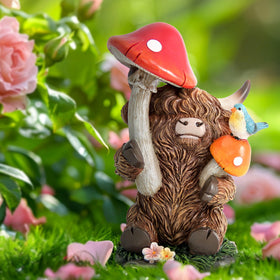 Leekung Highland Cow figurine, collectible home decor for cow enthusiasts