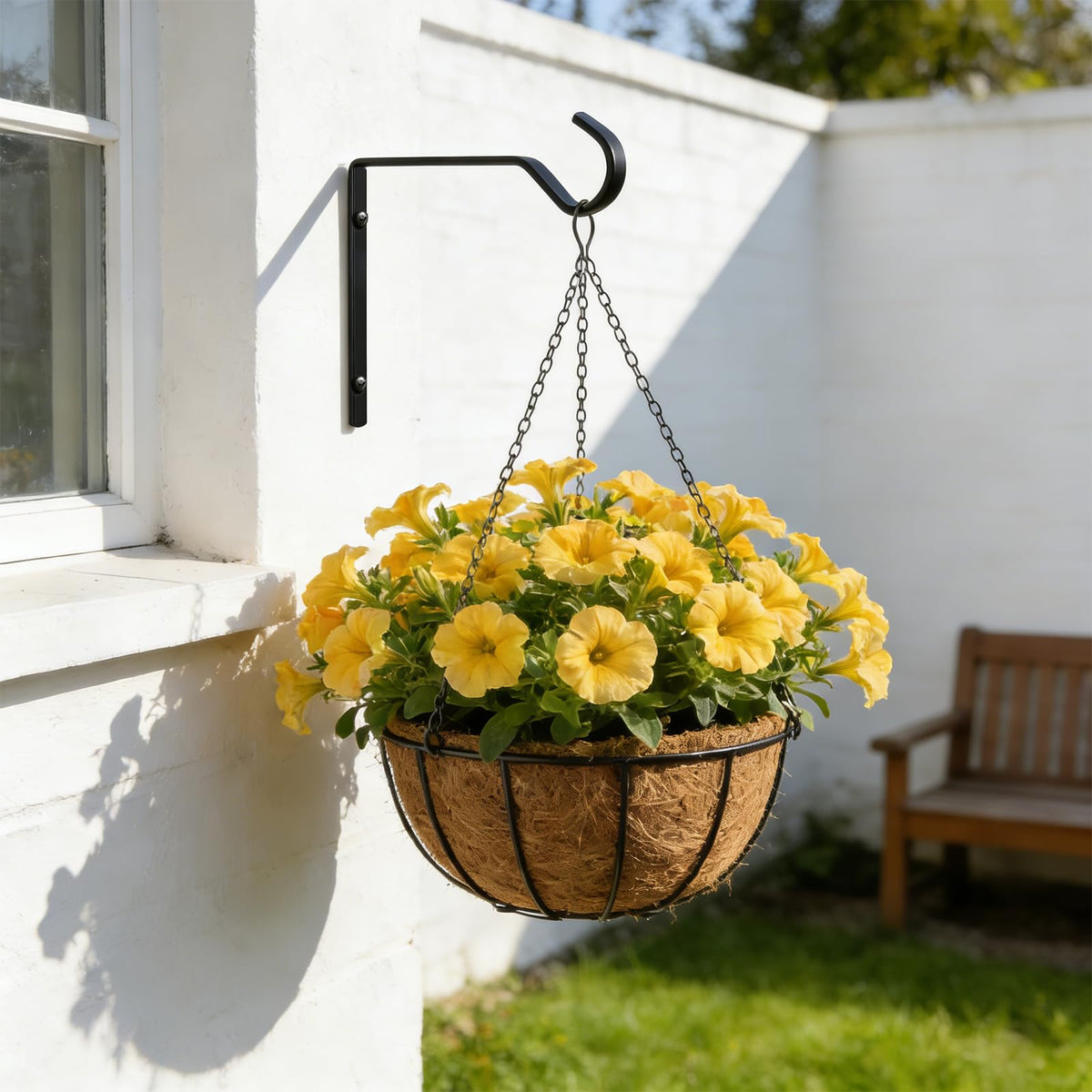 LefeTeny no-tools solution for renters and seasonal decor