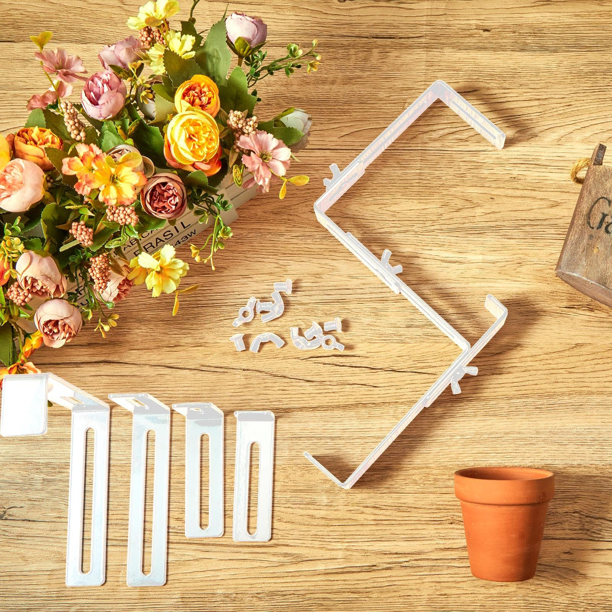 Leinuosen fence balcony planter stand expands gardening space with stylish support