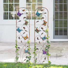 LEWIS&WAYNE outdoor garden decor enhances patios and yards.