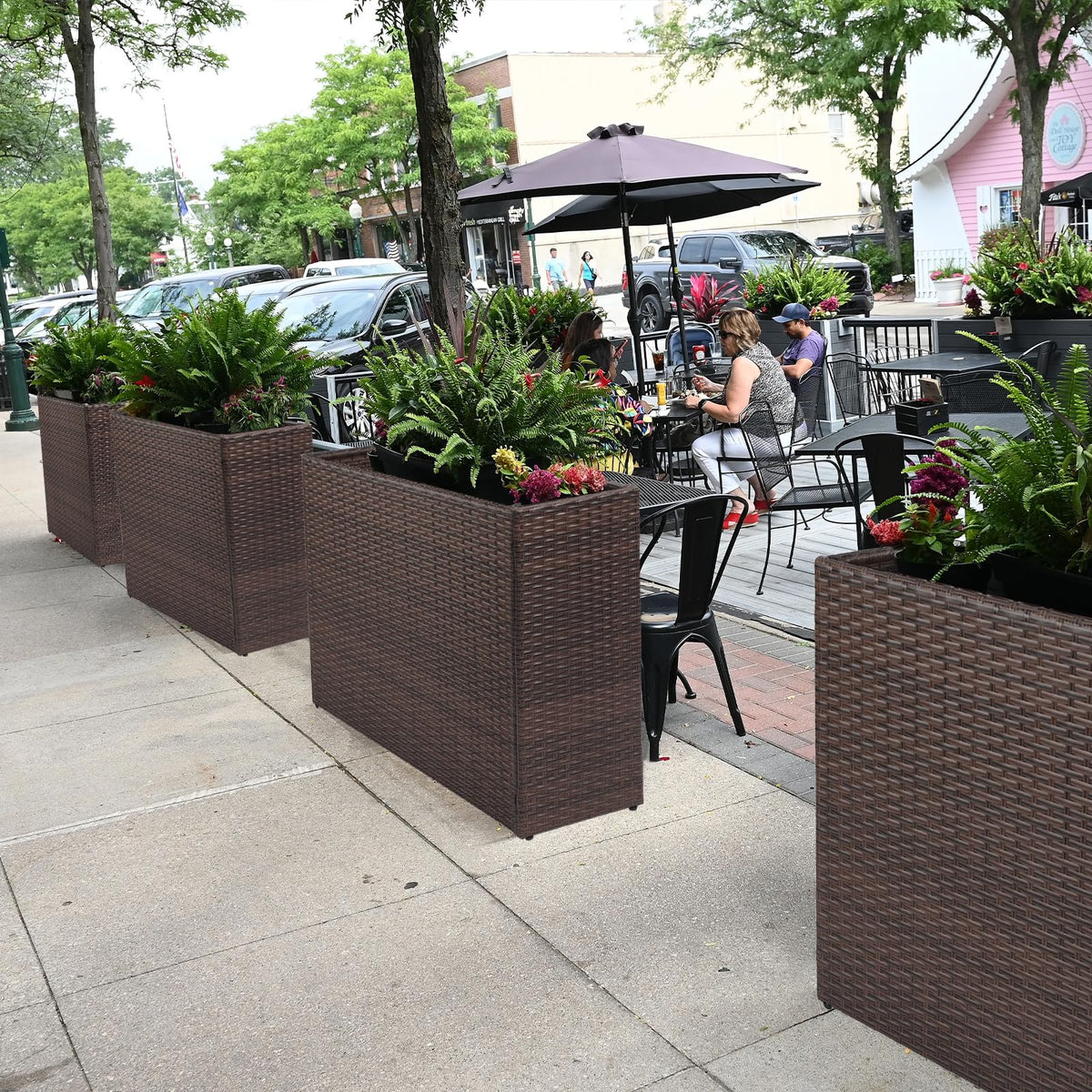 LEWIS&WAYNE tall planter as space divider for stylish outdoors