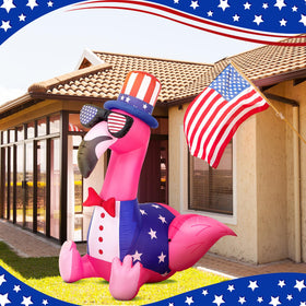 Leyndo yard decor scene showing patriotic 4th of July ambience.