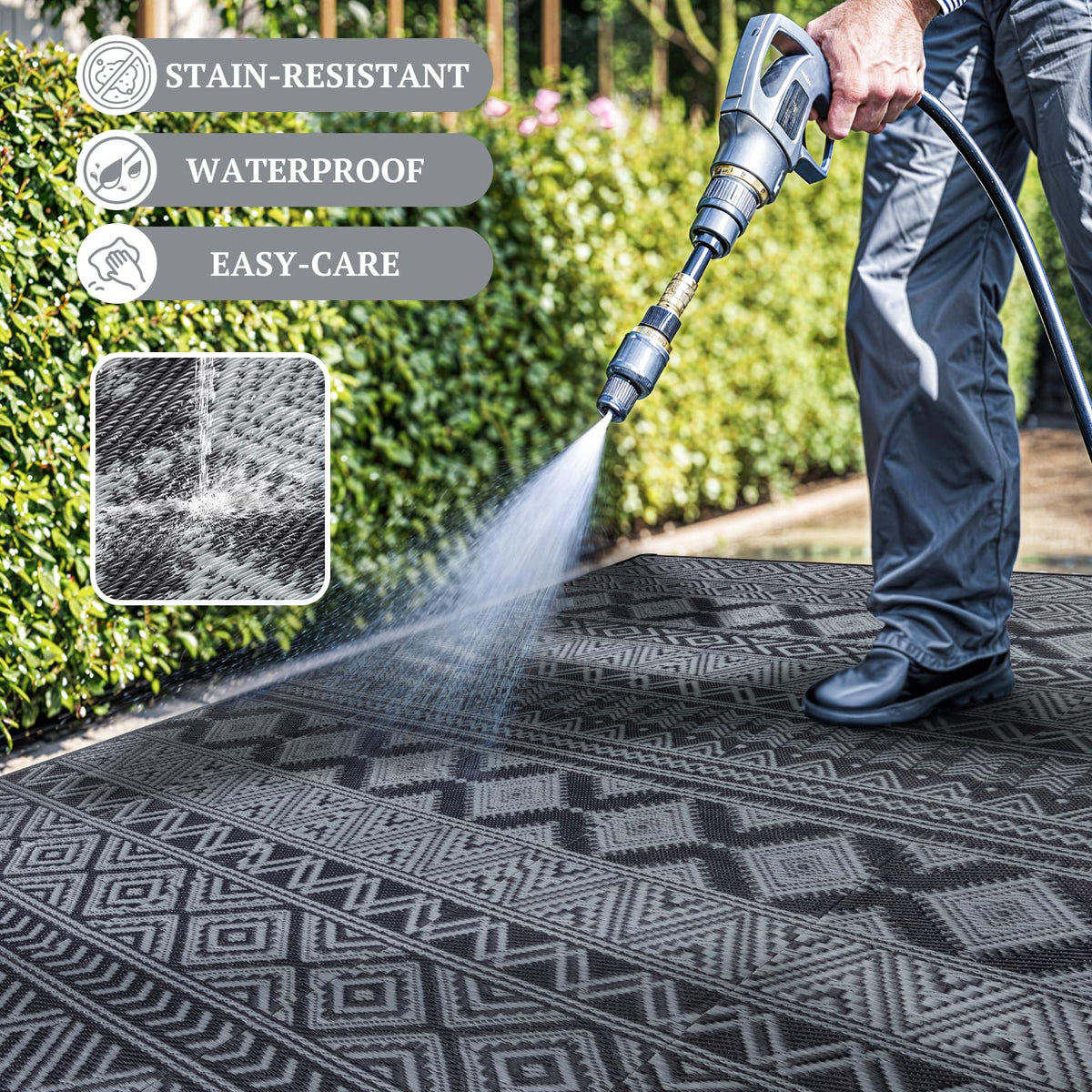 Water beading on LIANLAM polypropylene surface demonstrating waterproof performance