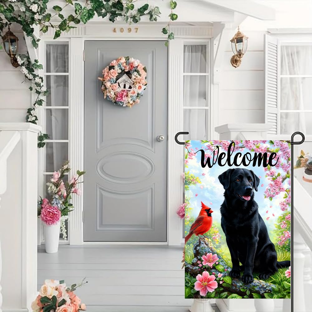 LienzoFest double-sided flag shows vivid spring imagery from both sides for versatile viewing.