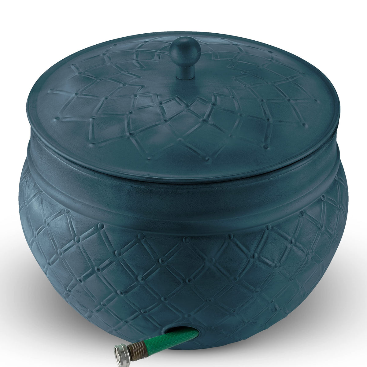 LifeSmart drainage holes keep interior dry and hose protected.