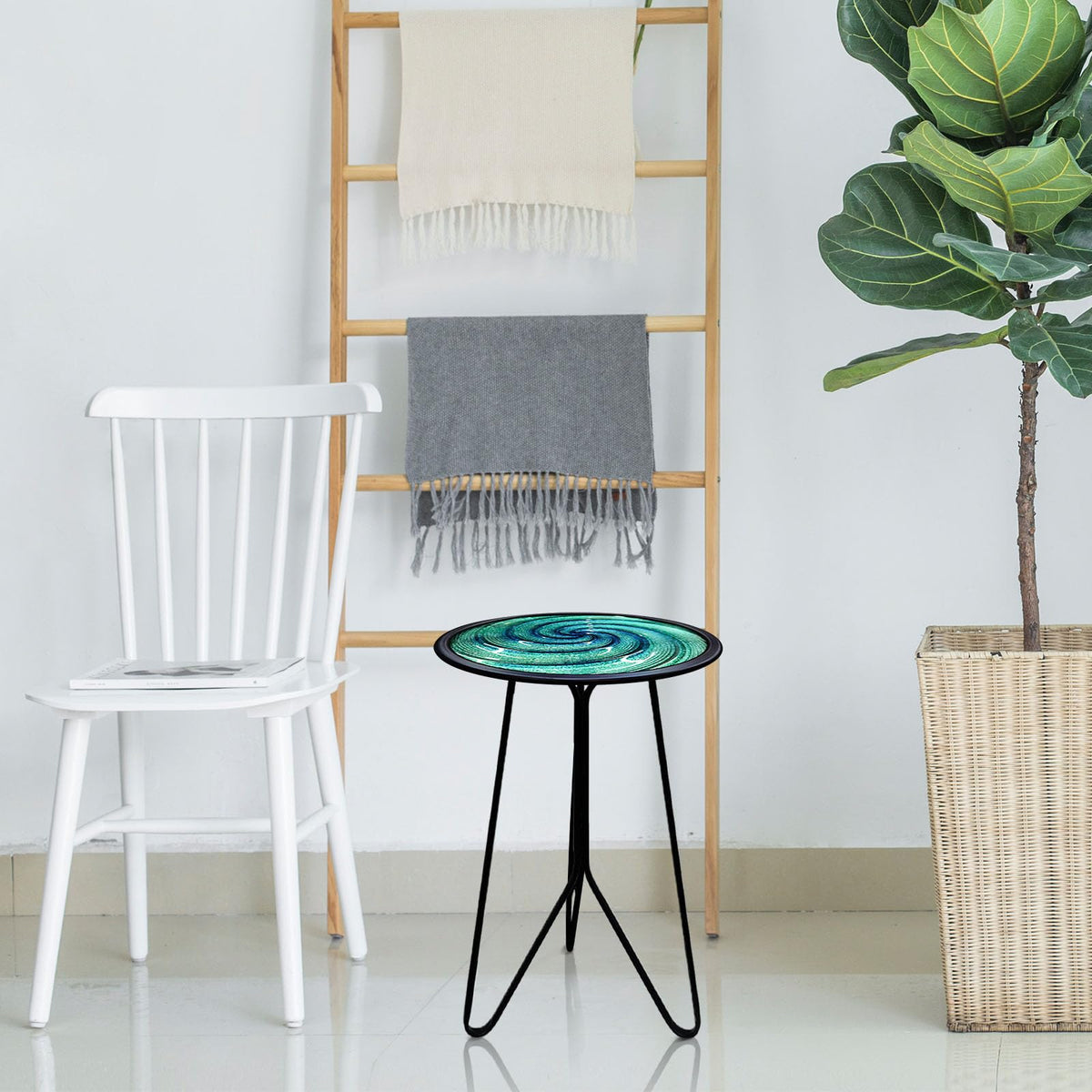 LIFFY green metal end table 12-inch for indoor and outdoor use