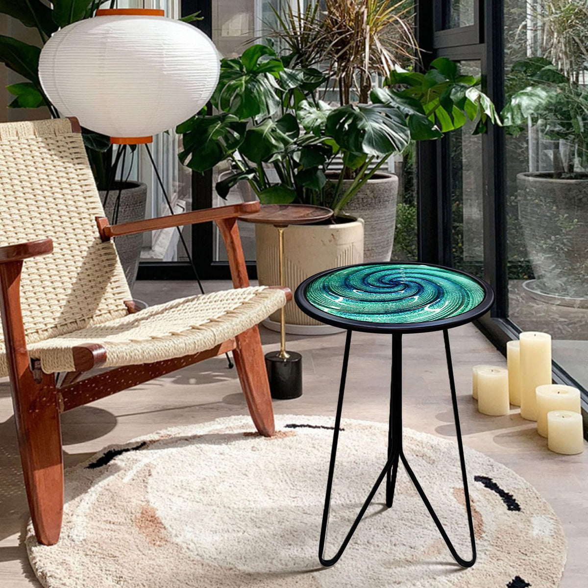 LIFFY triangular legs provide stable placement on surfaces