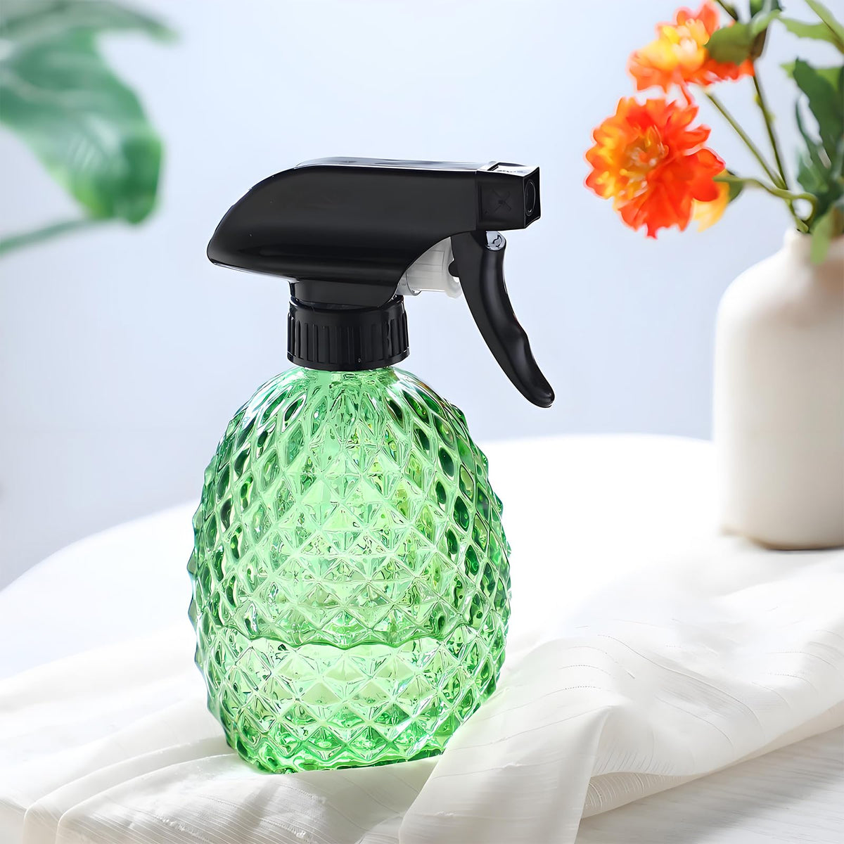 LIFHUB ergonomic grip reduces hand fatigue during long misting sessions