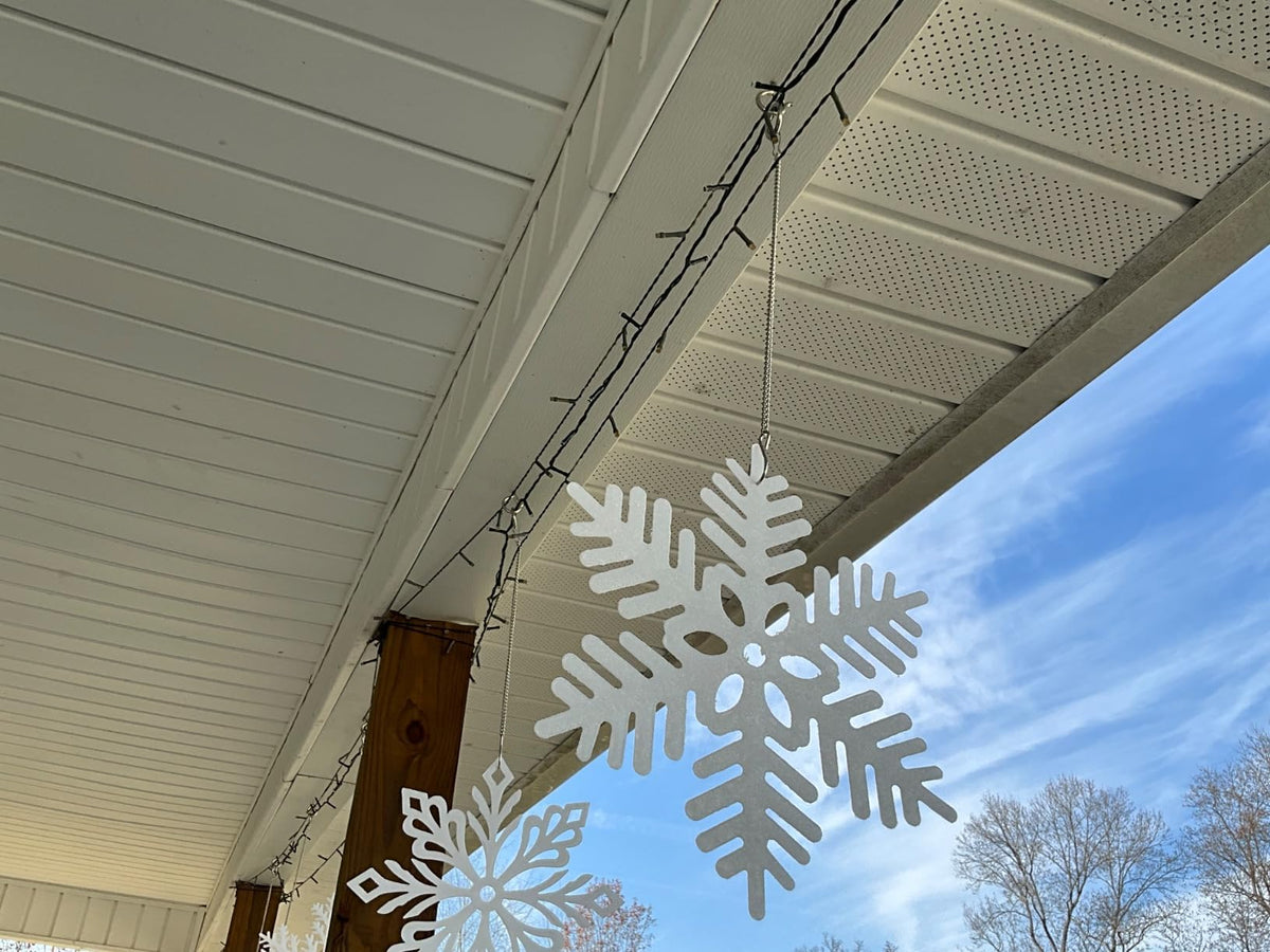 Lightstar wind chimes display chain for outdoor decor and motion.