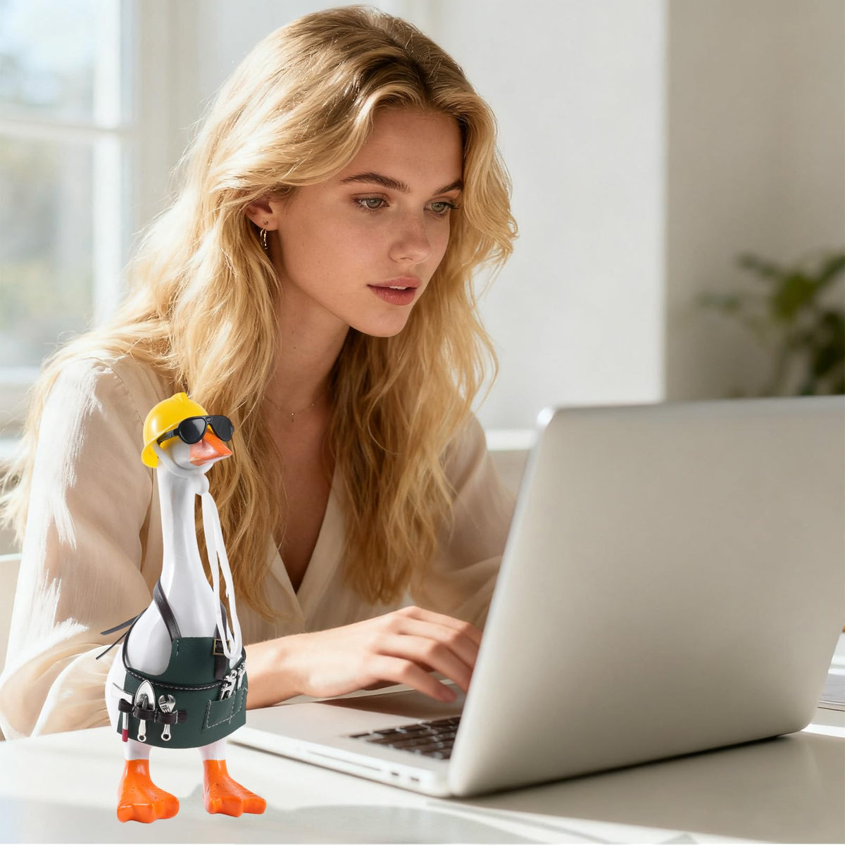 Linastu 7inch desk goose outfit fits magnetic statues securely