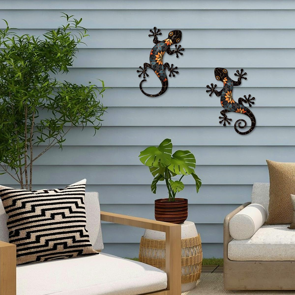 Liosecgar metal gecko wall decor hanging on porch adds curb appeal