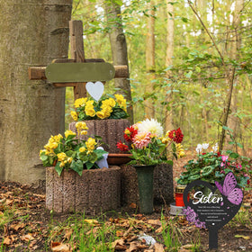 LIRAVENO outdoor sympathy marker decorates graveside with elegant purple tones
