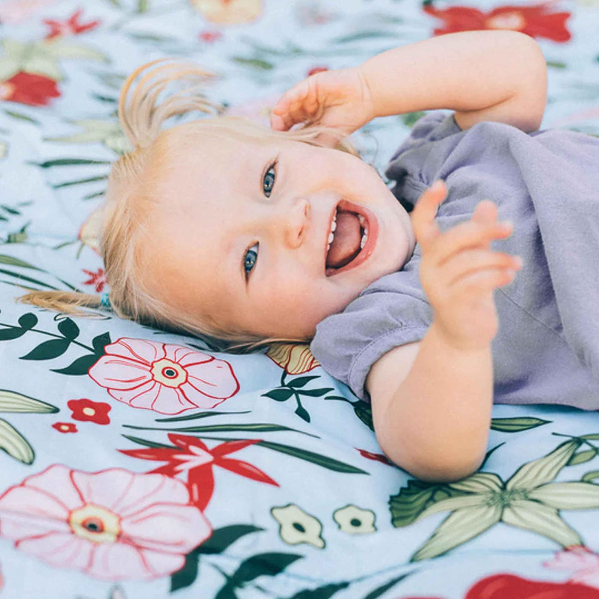 Little Unicorn exterior zipper pocket adds secure on-the-go storage