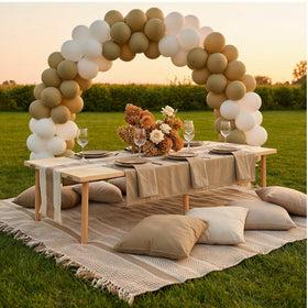 LITURTOO low dining setup supports relaxed seating on blankets or cushions.