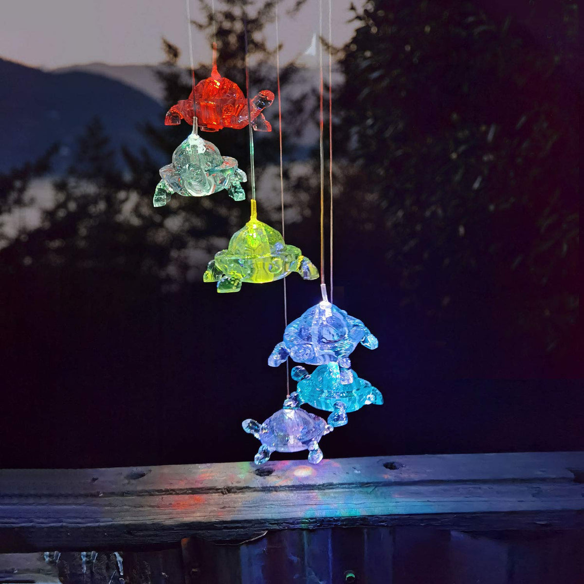 Lixada LED wind chime saves energy by charging by day and lighting at night